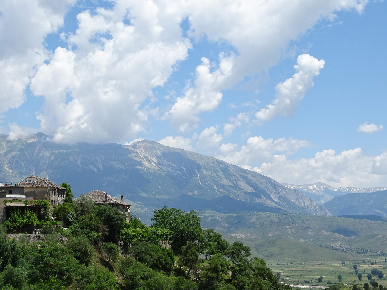 Gjirokastra (Photo license: CC BY 2.0)